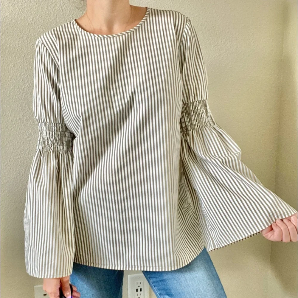 ⭐️ SOLD ⭐️ Michael Kors Taupe & White Striped Bell Sleeve Tunic Blouse Size - Picture 2 of 9